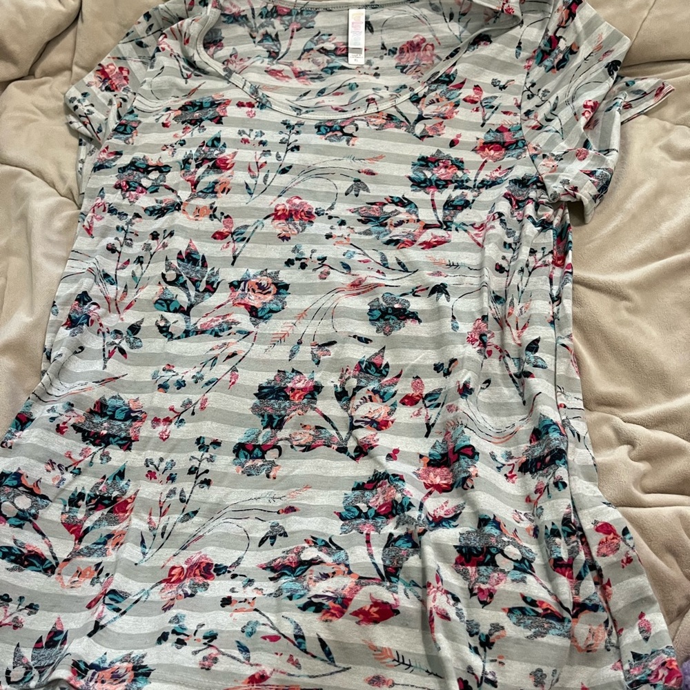 Lularoe shirt